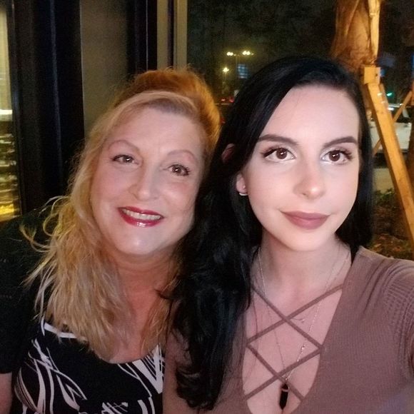 Meet your Posher, Tracy - Picture 1 of 1